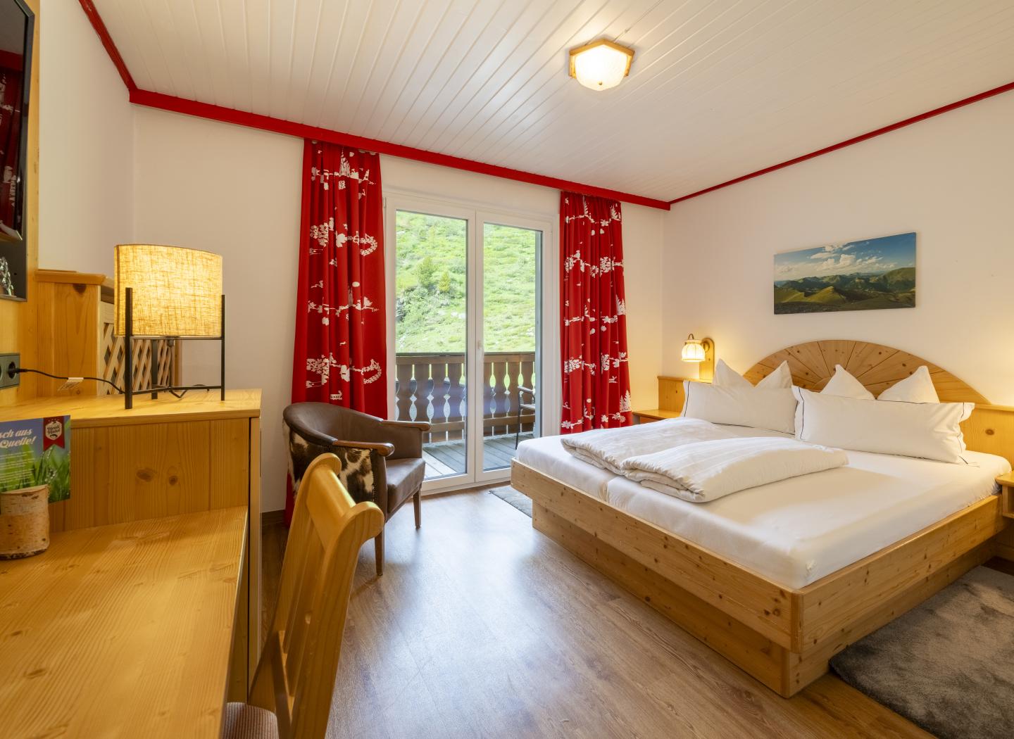 21--print_Heidi-Hotel-Falkertsee_by_Gert_Perauer
