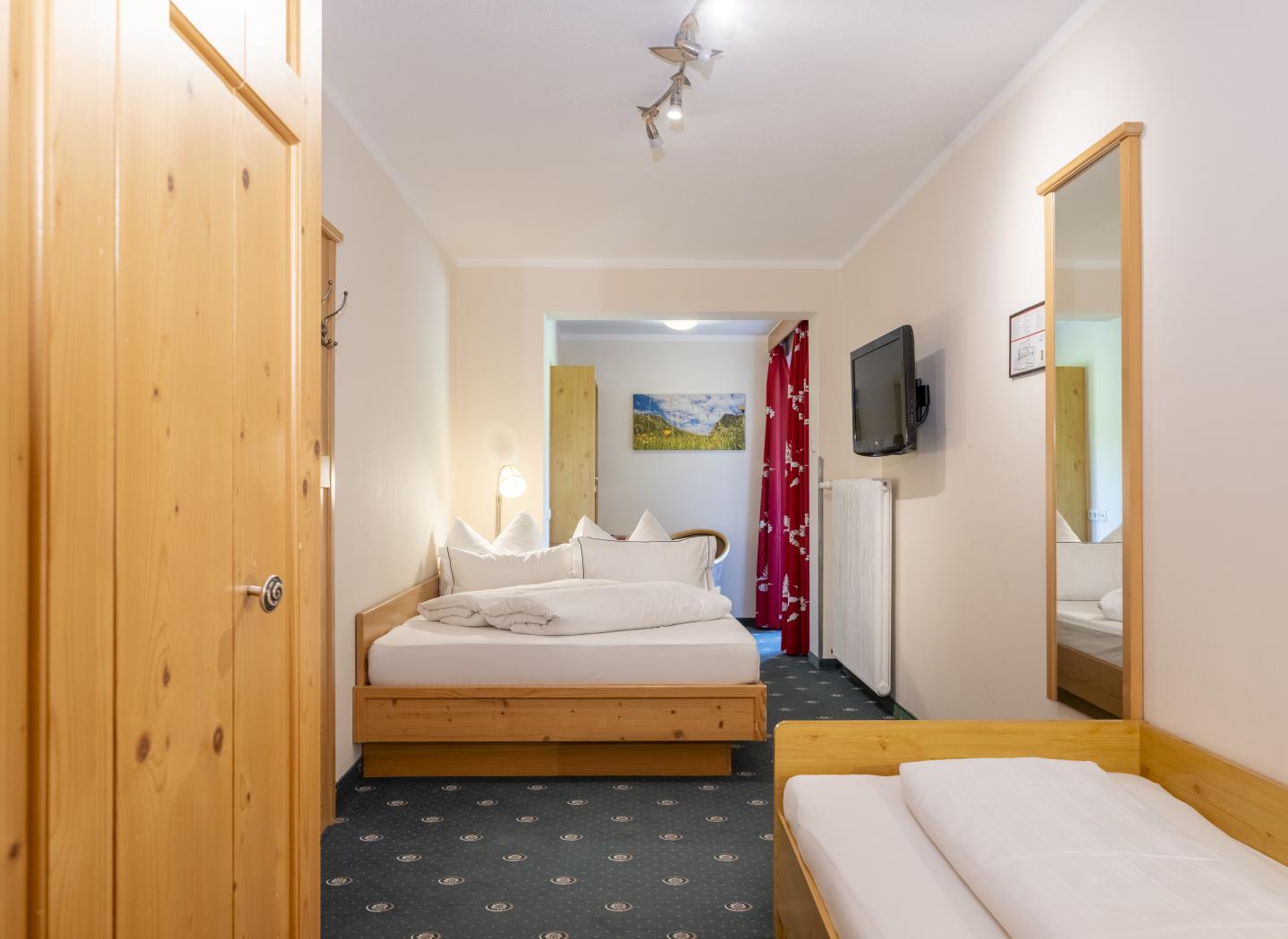 30--print_Heidi-Hotel-Falkertsee_by_Gert_Perauer 30--print_Heidi-Hotel-Falkertsee_by_Gert_Perauer