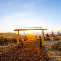 ZEITplatz_Panoramaschaukel Heidi Alm Falkert_Meine HeidiALM, meine FamilienZEIT_Familie_Nockberge_Herbst &copy;Gert Perauer_MBN Tourismus (5)