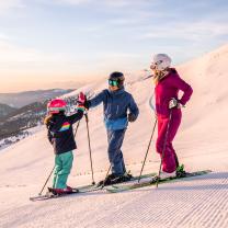 Skifahren_Falkert_Heidi-Alm Skipark_Familie_Nockberge_Winter © Christoph Rossmann_MBN Tourismus (7)