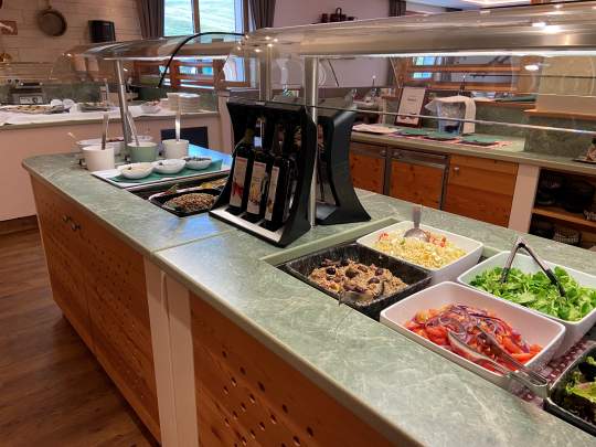 Heidi-Hotel Falkertsee Buffetbereich