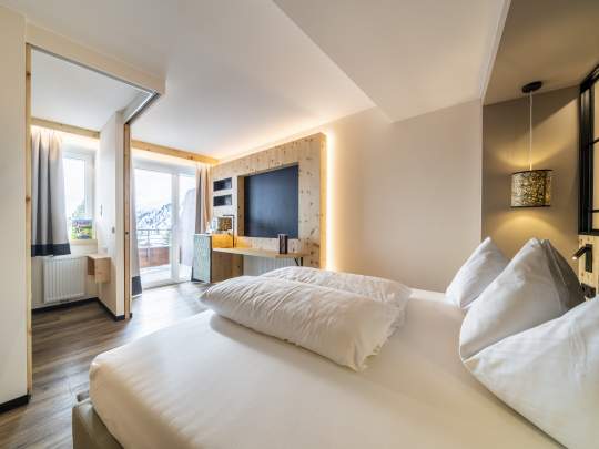 Heidi-Hotel Falkertsee 1--print_Heidi-Hotel-Falkertsee_by_Gert_Perauer