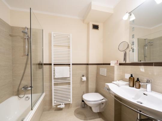 34-8095-print_Heidi-Hotel-Falkertsee_by_Gert_Perauer 34-8095-print_Heidi-Hotel-Falkertsee_by_Gert_Perauer