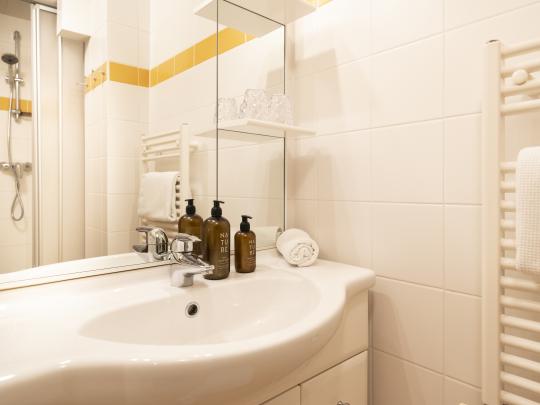 16-8005-print_Heidi-Hotel-Falkertsee_by_Gert_Perauer 16-8005-print_Heidi-Hotel-Falkertsee_by_Gert_Perauer