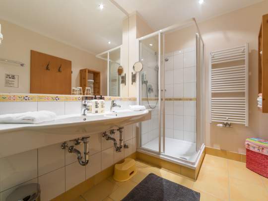 Heidi-Hotel Falkertsee Heidi Alm Sommershooting 2017-08-01_0653-best Heidi-Suite