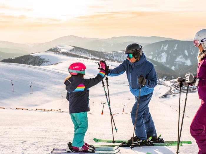Skifahren_Falkert_Heidi-Alm Skipark_Familie_Nockberge_Winter © Christoph Rossmann_MBN Tourismus (12)