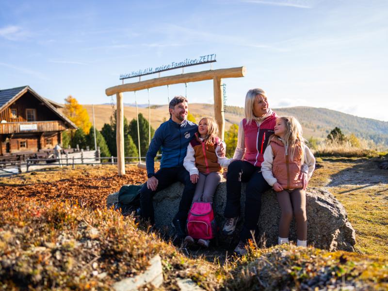 ZEITplatz_Panoramaschaukel Heidi Alm Falkert_Meine HeidiALM, meine FamilienZEIT_Familie_Nockberge_Herbst &copy;Gert Perauer_MBN Tourismus (29)