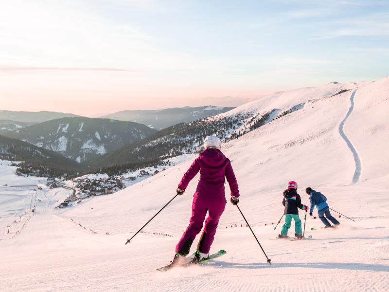 Skifahren_Falkert_Heidi-Alm Skipark_Familie_Nockberge_Winter © Christoph Rossmann_MBN Tourismus (8)
